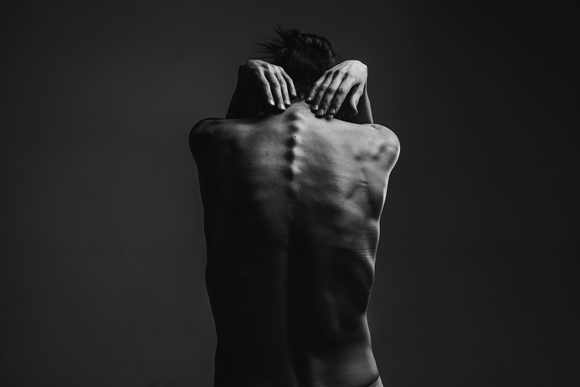 Выдавил прыщ болит голова