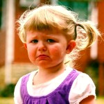 Причины выделений на трусах у девочки