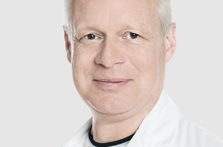 Болит спина поясница и температура что это