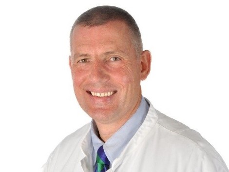 из за чего болит спина у девушки с левой стороны