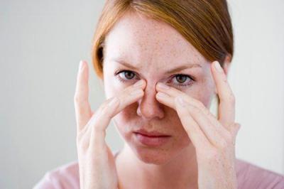 болит голова и температура 37